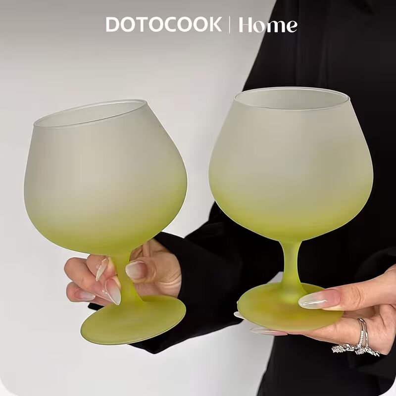 Bakasur Glasses- Aesthetic Glassware Collection - Gradient Frosted Wine Glasses & Textured Pineapple Cups - Premium Barware for Juice, Cocktails & Home Decor