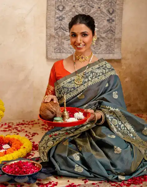 Women's Silk Woven Paithani Festival Saree with Rich Zari Pallu, Fall & Pico Stitched, and Unstitched Blouse Piece